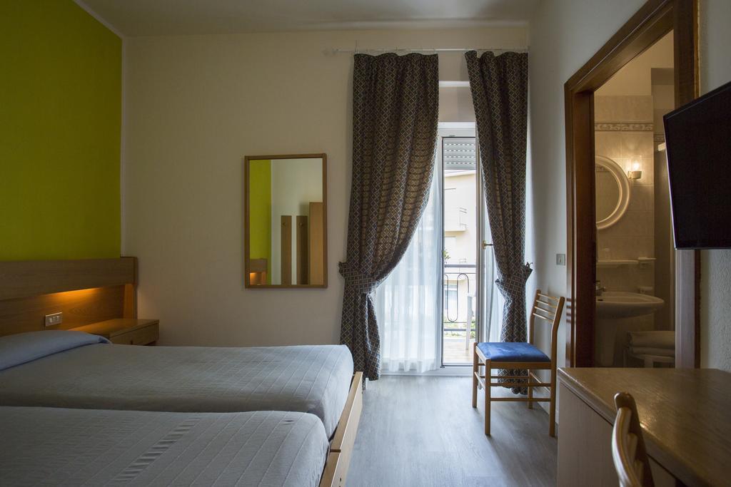 Hotel Alberello 리바 델 이탈리아 베로나 외부 사진